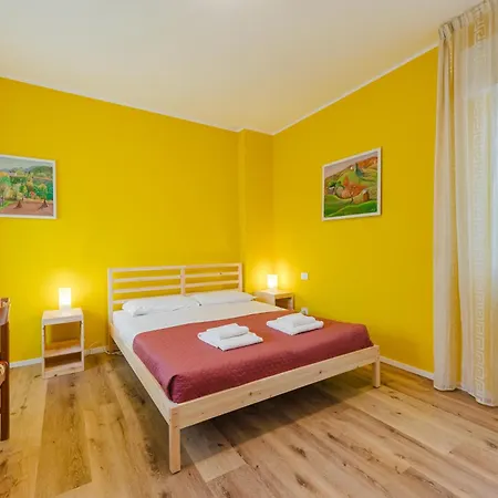 Casa Letizia - 10 Min From & Free Parking Apartamento
