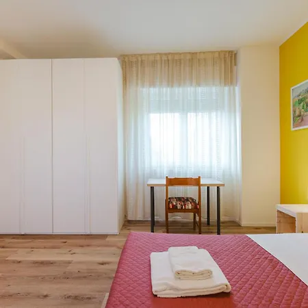 Casa Letizia - 10 Min From & Free Parking